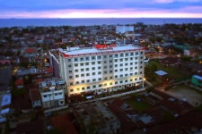 Rocky Plaza Hotel Padang in Padang | Best Rates & Deals on Orbitz