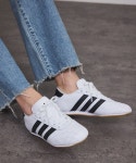 ADAM ET ROPE（アダムエロペ）の「【JaDoRe・店舗限定】【adidas（アディダス）】TEAKWONDO LACE W（スニーカー）」 - WEAR