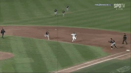 더쿠 - 한화 김태균 패대기 송구.gif
