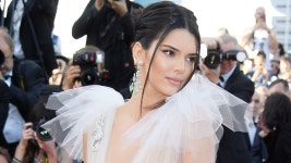 ID:942010 - Wallpaper Abyss  Kendall Jenner HD Wallpaper | Background Image | 2216x1247 | ID:942010