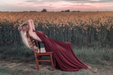 ID:859005 - Wallpaper Abyss  Beautiful Woman HD Wallpaper | Background Image | 2048x1365 | ID:859005