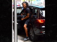 Colin Kaepernick Hits the Gym after Andrew Luck Retirement, Stayin Ready
