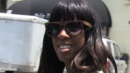 Kelly Rowland -- Is Beyonce Pregnant, or What?!?