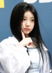 더쿠 - 머리 숱 치니깐 훨씬 낫다는 반응이 많은 아일릿 원희