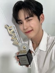 더쿠 - 231010 한빈 엠플 포스트 업로드