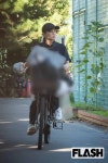 더쿠 - 사카이 마사토 유치원까지 엄마 자전거로 픽업! VIVANT 촬영 중 딸과 모래놀이, 아내 칸노 미호는 아들과 100엔숍...연소득 2억엔도... 