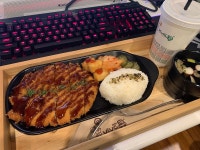 더쿠 - 일부러 밥먹으러 가는 경우도 많다는 요즘 pc방 음식 ㄷㄷ.jpg