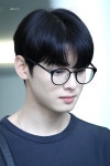 더쿠 - 나 안경 쓴 사람 좋아했네.jpg