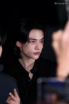 더쿠 - 진짜 진지하게 하는 말인데 현진이가 우주에서 제일 잘생긴 거 같음