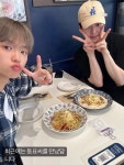 더쿠 - 동표랑 도현이 최근에 같이 롤링파스타 간거 ㅈㄴ귀여움