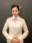 더쿠 - 크라임씬 안비행 승무원 머리 하고 후회했다는 안유진.jpgif