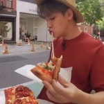 더쿠 - 셉민규 피자 존나 야무지게 먹는거봨ㅋㅋㅋㅋㅋㅋ