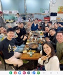 더쿠 - 여기 맨끝에 있는 거 최강록인가?