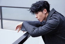 더쿠 - 허광한 오로라 웨이보 업데이트(FENDI)