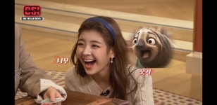 더쿠 - 팬싸에서 본인들이랑 싱크로율 대박인 인형 선물 받은 있지ITZY 예지,리아