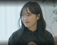 더쿠 - [환승연애3] 99년생이었던 휘현이 자기또래거나 어릴거라 생각했던 93년생 서경 첫 등장.jpg