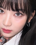 더쿠 - 스테이씨 아이사 메이크업 샵 어딘지 사람들이 개 잘맞히더라 ㅋㅋ.jpg