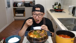 더쿠 - 찌개팔아서 건물세운 또순이네 된장찌개를 재현해본 유튜버