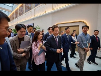 더쿠 - 기자단과 티타임한 이재명 대통령