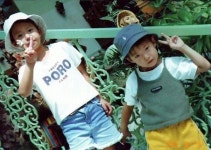 더쿠 - 공명 팬미팅에서 공개된 공명&엔시티 도영 형제의 어린시절 사진.jpg