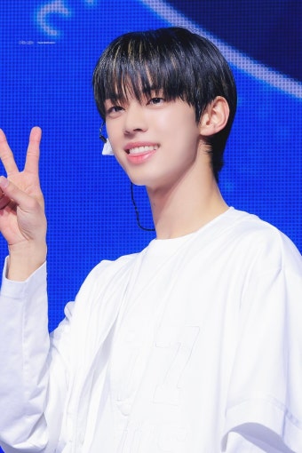 더쿠 - 플디가 작정하고 일낸듯한 신인남돌 투어스 신유x도훈의 비주얼