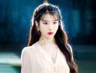더쿠 - 아이유 공주 반묶음이 ㄹㅇ 찰떡이야