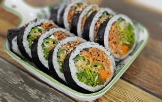더쿠 - 나는 밥 얇게 깔리고 속재료 빵빵한 김밥이 좋아