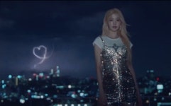 더쿠 - 이더웨이 뮤비 해석 이부분 좋다 빛비추고 하는부분 무슨 뜻인지 궁금했는데