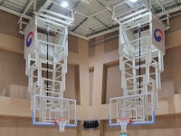 더쿠 - 늙은이들은 모르는 요즘 학교 체육관 농구대