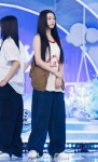 더쿠 - 뉴진스 해린 하우스윗 조끼 아는사람~~!!