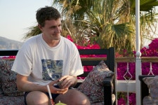 더쿠 - 올해 글래스톤베리에서 대놓고 마약하는거 찍혀서 이슈였던 헐리우드 배우 폴 메스칼.jpg