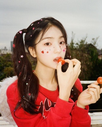 더쿠 - 16살 신인가수 규빈 'Start To Shine(Feat. 개코)' 콘셉트 포토