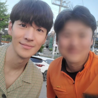 더쿠 - 이제훈 수사반장 촬영중에 찍어준 셀카래