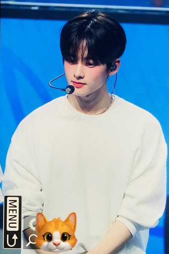 더쿠 - 첫 팬콘 반응 난리난 차은우 닮은꼴 남돌.jpg (주어 : 유나이트 우노)