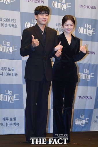 더쿠 - 6년만의 재회하는 장나라,손호준 드라마 제작발표회 사진(나의 해피엔드)