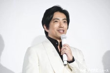 더쿠 - 영화 「침묵의 함대」 첫날 무대 인사 - 오오사와 타카오, 우에토... 유스케 산타마리아, 나카무라...