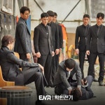 더쿠 - 강렬한 악인으로 변하는 동수| 신하균 스틸