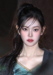 더쿠 - ㄹㅇ 포니테일 찰떡인 것 같은 키키 KiiiKiii 이솔..jpg