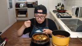 더쿠 - 찌개팔아서 건물세운 또순이네 된장찌개를 재현해본 유튜버