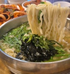 더쿠 - 혼밥러도 환영해준다는 대전의 칼국수집