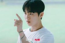 더쿠 - 몰랐는데 이찬이 악세사리 많이 했네