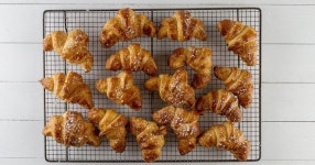Butter Croissant Recipe by Yoyo - Cookpad Butter Croissant Recipe by Yoyo