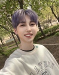 피크타임 20시 로다 이번에 염색한거 진짜 잘어울린다 - 케이돌토크 카테고리