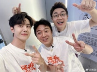 더쿠 - 황보배우 웨이보에 올라온 셀카사진!!! 💚 (이보-황보-다펑감독)