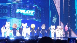 더쿠 - 항상 콘서트 끝난 월요일 출근할때마다 느끼는건데 스테이로서의 삶이 현실이고 지금이 꿈같음..