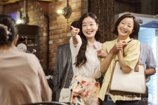 더쿠 - [씨네21/씨네스코프] 영화 달짝지근해: 7510 촬영 현장