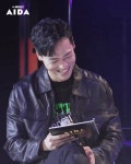 더쿠 - 15년 더뮤지컬 콘서트짤 볼때부터 알았지만 ㅠㅠ 나 잶 이렇게 아래보면서 웃는 거 좋아하네