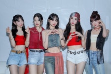 더쿠 - 르세라핌 공트 업데이트 (마카오 공연 단체 사진)