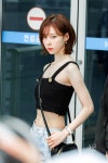더쿠 - 에스파 윈터 출국, 입국 갭차이.jpg