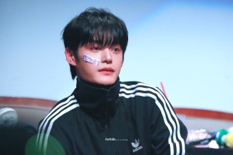더쿠 - 제베원 김지웅 우리집 장녀가 뽑은 아디다스져즈 잘 어울리는 남성 1위